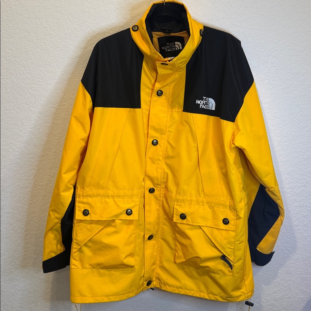The North Face Vintage Men’s Gore-Tex Yellow Jacket Large
